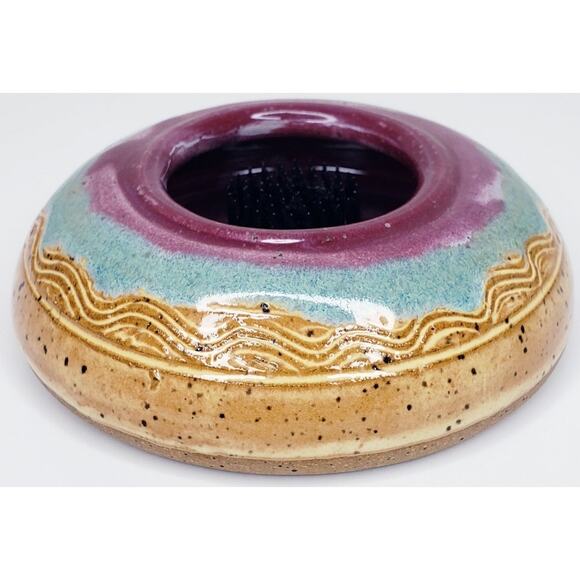 Rusty Nail Pottery Handmade in NC Artist Signed Art Flower Floral FROG - Picture 3 of 9